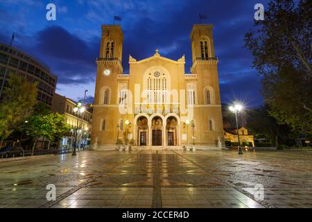 Athen, Griechenland - 29. September 2018: Metropolitan Kathedrale von Athen in Metropolis Square in der Athener Altstadt entfernt. Stockfoto