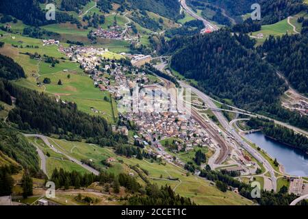 Stadt Belloinzona in der Schweiz - Blick vom Gotthardpass Stockfoto