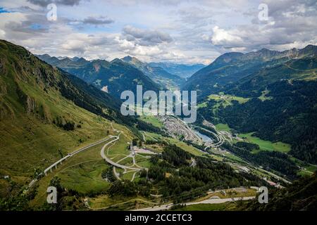 Berühmter Gotthard Pass in der Schweiz - Luftbild Stockfoto