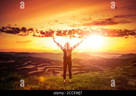 Grüßen Sie den Sonnenaufgang in Navarra, Spanien Stockfoto