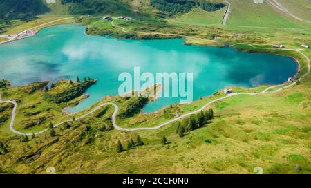 Typische Schweizer Landschaft am Tuebsee in der Schweiz Stockfoto