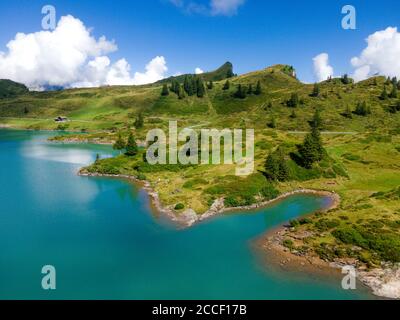 Typische Schweizer Landschaft am Tuebsee in der Schweiz Stockfoto