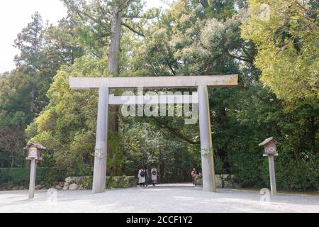 Mie, Japan - Ise Grand Shrine (Ise Jingu Geku - äußerer Schrein) in Ise, Mie, Japan. Der Schrein war eine Geschichte von über 1500 Jahren. Stockfoto