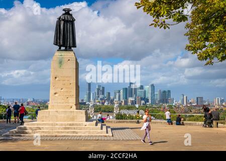 Greenwich Park, South East London, England. Freitag, 21. August 2020. Wetter in Großbritannien. An einem Tag mit sonnigen Abständen und einer leichten Brise ist der Greenwich Park, der für seinen Panoramablick über London berühmt ist, ungewöhnlich ruhig, da die Besucherzahlen in der Hauptstadt durch die anhaltende Coronavirus-Pandemie erheblich reduziert werden. Quelle: Terry Mathews/Alamy Live News Stockfoto