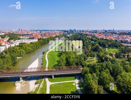 Braunauer Eisenbahnbrücke über Isar, linke Frauenkirche, Luftaufnahme, München, Oberbayern, Bayern, Deutschland Stockfoto