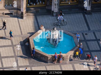 Fischbrunnen, Marienplatz, München, Oberbayern, Bayern, Deutschland Stockfoto
