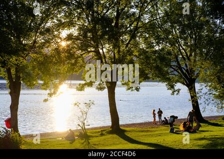 Badestrand auf Halbinsel Point, Tegernsee, Oberbayern, Bayern, Deutschland Stockfoto