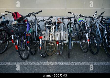 Geparkte Fahrräder Stockfoto