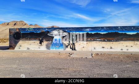 Alien und UFO Wandbild bei ET Fresh Jerky Store, Hiko Nevada USA Stockfoto