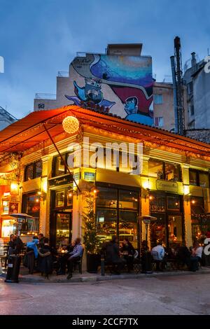 Café-Bar im Stadtteil Psirri in Athen. Stockfoto