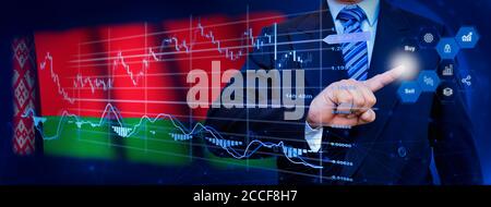 Geschäftsmann berühren Datenanalyse Prozesssystem mit KPI Finanzdiagramme, Dashboard von Aktien und Marketing auf virtuelle Schnittstelle. Mit Weißrussland Flagge Stockfoto