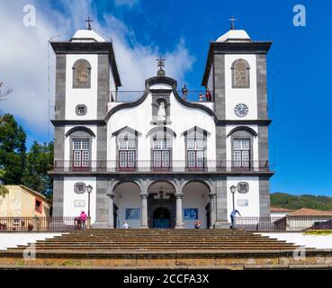 Um die Wallfahrtskirche Nossa Senhora do Monte in Funchal, Madeira, Portugal zu sehen Stockfoto