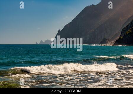 Blick von Porta da Cruz auf den Atlantik, Madeira, Portugal Stockfoto