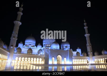Scheich-Zayed-Moschee / Scheich-Zayed-Moschee in Abu Dhabi, VAE Stockfoto