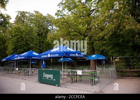 Biergarten, Chinesischer Turm, München, englischer Garten, Ende der Sperre, Entfernung, Stockfoto