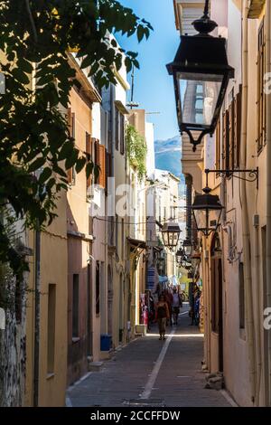 Historische enge Gassen in der Altstadt von Rethymno, Nordkreta, Griechenland Stockfoto