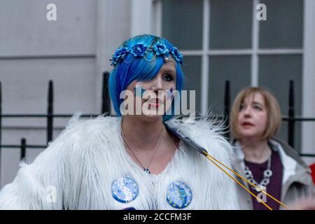 London, England.Madeleina Kay sah am Freitag, den 31. Januar 2020, vor dem Austritt des Vereinigten Königreichs aus der Europäischen Union um 11 Uhr vor dem Europahaus in Westminster stehen, basierend auf dem Verweis vom 23. Juni 2016. Stockfoto