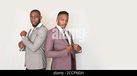 afrikanisches Stock Foto von schwarzen Herren in smarter Kleidung in studio-Einstellung Stockfoto