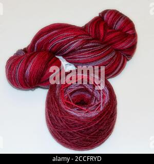 Colored balls of yarn. Rainbow colors. Yarn for knitting. Skeins of yarn. Stockfoto