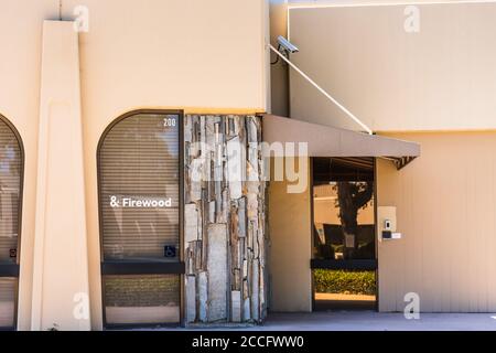 August 3, 2020 Mountain View / CA / USA - Firewood Marketing Zentrale im Silicon Valley; Firewood ist eine globale Digital Marketing Agentur Teil von S4 Stockfoto