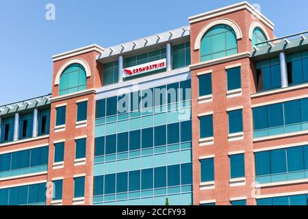 11. August 2020 Sunnyvale / CA / USA - CrowdStrike Hauptsitz im Silicon Valley; CrowdStrike Holdings, Inc. Ist ein Unternehmen für Cybersicherheit Stockfoto