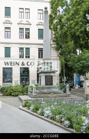 Graz, Österreich. August 2020. Außenansicht der Filiale Wein & Co. In Graz Stockfoto