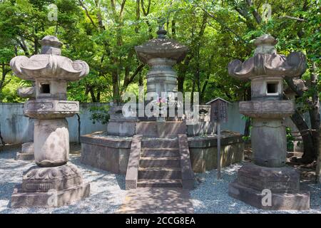 Tokyo, Japan - Grab von Tokugawa Ieshige (1712-1761) am Mausoleum von Tokugawa Shoguns am Zojoji Tempel in Tokyo, Japan. Stockfoto