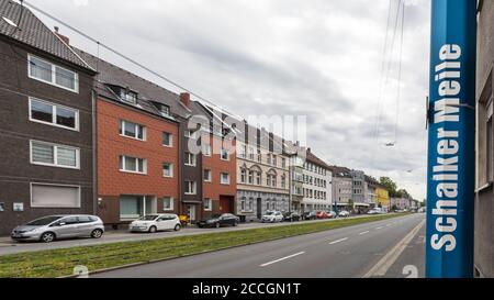 Schalker Meile Fanbereich des FC Schalke 04 Fußballverein, Kurt-Schumacher-Straße in Gelsenkirchen, Nordrhein-Westfalen, Deutschland Stockfoto