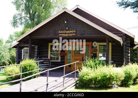 JACKSON HOLE, WY – 1. AUGUST 2020 – Blick auf die westliche Stadt Jackson Hole, Wyoming, USA. Stockfoto