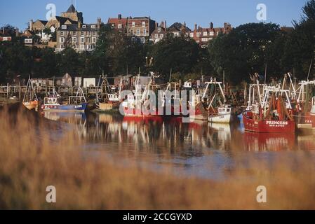 Fluss Rother & Angelboote/Fischerboote am Simmons Quay. Roggen, East Sussex. England. VEREINIGTES KÖNIGREICH. Europa Stockfoto