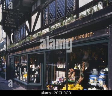 Das ehemalige Watson & Co china & Glass Shop. Salisbury. Wiltshire. England. VEREINIGTES KÖNIGREICH. Ca. 1990 Stockfoto