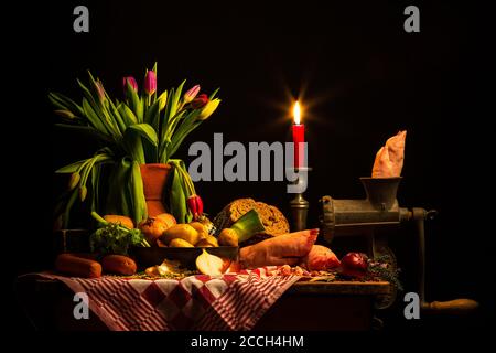 Ein klassisches Stillleben im holländischen Stil auf einem Schwarze Erde Stockfoto