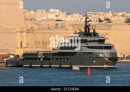 Die Luxusyacht, das Erkundungsschiff und das Eisbrecher-Schiff Ragnar im Grand Harbour von Malta Stockfoto