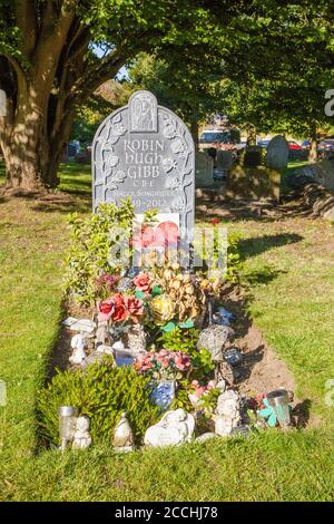 Grabstein auf dem Grab von Robin Hugh Gibb Sänger Lied Schriftsteller mit den Bienen Gees in St. Mary's Church Thame Oxfordshire Stockfoto