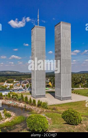 Krajno-Zagorze, Polen - 14. August 2020. Die Miniatur des World Trade Center in Sabat Krajno Amusement and Miniatures Park Stockfoto