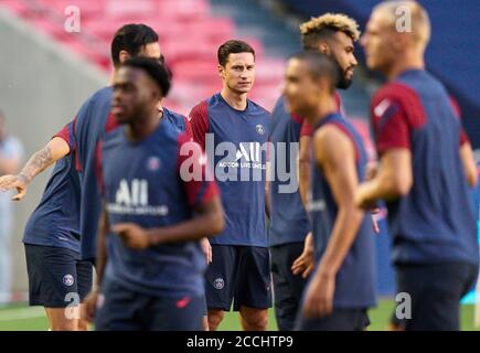 Lissabon, Lissabon, Portugal, 22. August 2020. Julian DRAXLER, PSG 23 im Training zum Finalspiel UEFA Champions League, Finalturnier FC BAYERN MÜNCHEN - PARIS SAINT GERMAIN (PSG) in der Saison 2019/2020, FCB, © Peter Schatz / Alamy Live News / Pool - die UEFA-VORSCHRIFTEN VERBIETEN DIE VERWENDUNG VON FOTOS als BILDSEQUENZEN und/oder QUASI-VIDEO - Nationale und internationale Nachrichtenagenturen AUSSCHLIESSLICHE redaktionelle Verwendung Stockfoto