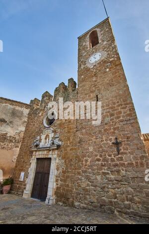 Kirche von San Julián y Santa Basilisa in Vulpellac Dorf, Girona, Spanien Stockfoto