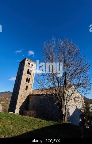 Mollo ist eine Stadt und Gemeinde in der Comarca von Ripollès in Girona, Katalonien, Spanien, in den Pyrenäen, an der französischen Grenze. Stockfoto