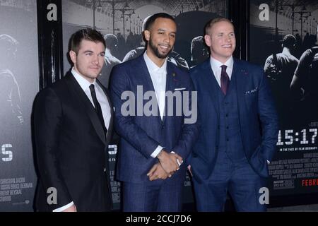 LOS ANGELES - 5. FEB: Alec Skarlatos, Anthony Sadler, Spencer Stone bei der Weltpremiere von 15:17 bis Paris im Warner Brothers Studio am 5. Februar 2018 in Burbank, CA Stockfoto