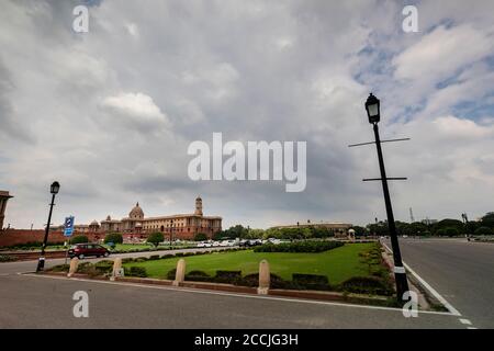 Blick auf das Zentralsekretariat und das Parlamentsgebäude In Neu-Delhi Stockfoto