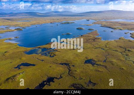 Luftaufnahme von Loch Ba auf Rannoch Moor im Sommer, Schottland, Großbritannien Stockfoto