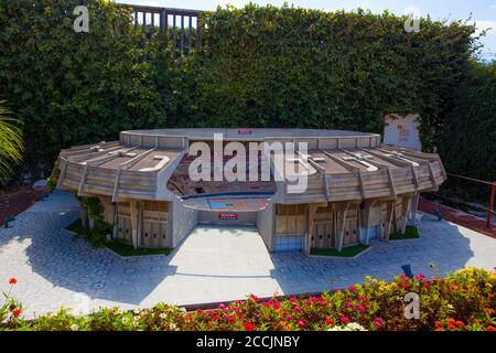 LATRUN, ISRAEL - 10. OKTOBER 2017: Museum von Miniatur-architektonischen Wahrzeichen Israels im Freien. Stockfoto