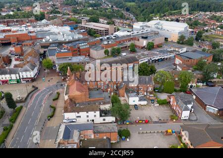 Luftaufnahme des Stadtzentrums von Redditch, Worcestershire, Großbritannien. Redditch berühmt für Nadelherstellung und Angelausrüstung Produktion. Stockfoto