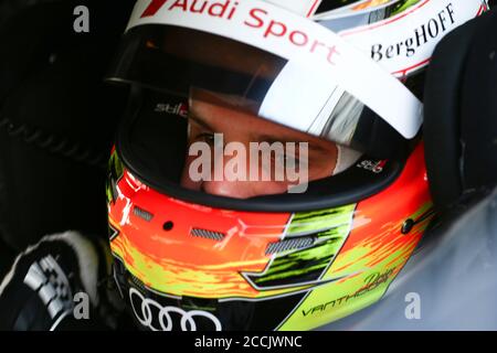 SCHIPKAU, DEUTSCHLAND - JULI 31: 02-08-2020: Motorsport: ADAC Motorsport: Schipkau, Dries Vanthoor (Bel)TEAM WRT(Bel) Audi R8 LMS GT3 während des ADAC Motorsports am 31. Juli 2020 in Schipkau, Deutschland. Stockfoto