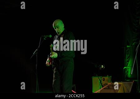 Wilko Johnson auf 'Abschiedstour' nach seiner terminalen Krebsdiagnose, Wilko Johnson und Gäste. Doncaster Blues Festival, The Dome, Doncaster. März 2014. Stockfoto