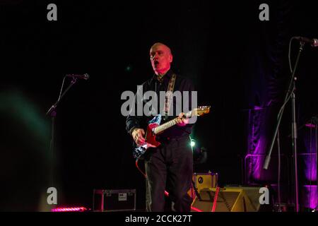 Wilko Johnson auf 'Abschiedstour' nach seiner terminalen Krebsdiagnose, Wilko Johnson und Gäste. Doncaster Blues Festival, The Dome, Doncaster. März 2014. Stockfoto