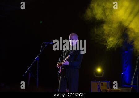 Wilko Johnson auf 'Abschiedstour' nach seiner terminalen Krebsdiagnose, Wilko Johnson und Gäste. Doncaster Blues Festival, The Dome, Doncaster. März 2014. Stockfoto