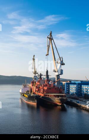 Russland, Murmansk, Rusatom, Atomeisbrecher im Hafen Stockfoto