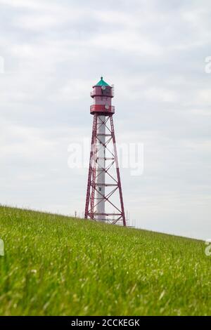 Deutschland, Niedersachsen, Campen, Campen Leuchtturm im Frühjahr Stockfoto