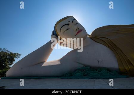 Myanmar, Bago, Reclining Buddha am Shwethalyaung Tempel Stockfoto